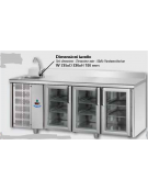 Tavolo Refrigerato GN 1/1 con 3 porte in vetro, 2 luci Neon, piano in Acciaio Inox con alzatina 100 mm e lavello, con gruppo mot