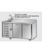 Tavolo Refrigerato GN 1/1 a temperatura normale con 2 porte, piano in Acciaio Inox con alzatina 100 mm e lavello, con gruppo mot