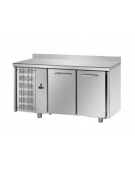 Tavolo Refrigerato a temp. normale con 2 porte, piano in Acciaio Inox con alzatina 100 mm e gruppo motore a sx cm 142x70x95h