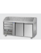 Tavolo Refrigerato Pizza GN 1/1 con 2 porte, gruppo motore a sinistra, 3 cassetti neutri e piano in granito CM 161x75x103H