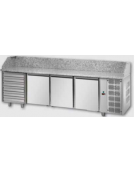 Tavolo Refrigerato Pizza GN 1/1 con 3 porte, 6 cassetti neutri e piano in granito CM 242x75x103H