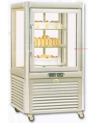 Vetrina refrigerata verticale per pasticceria Dimensioni: larghezza mm.680, profondità mm.690, altezza mm.1220.