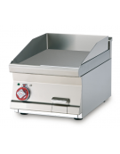 Fry top elettrico trifase-4,5kw da banco, piastra liscia cromata, r. temp. 50 a 300 °C - dim. 40x60x28h